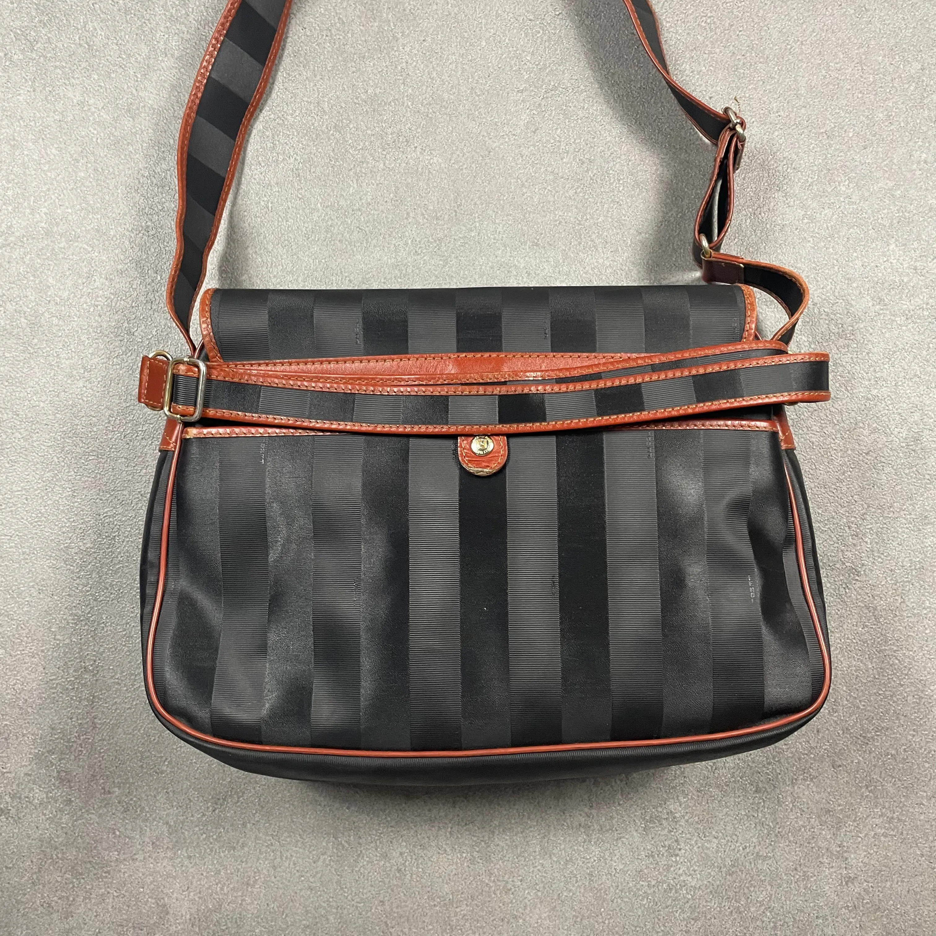 Fendi Messenger / Uni Bag