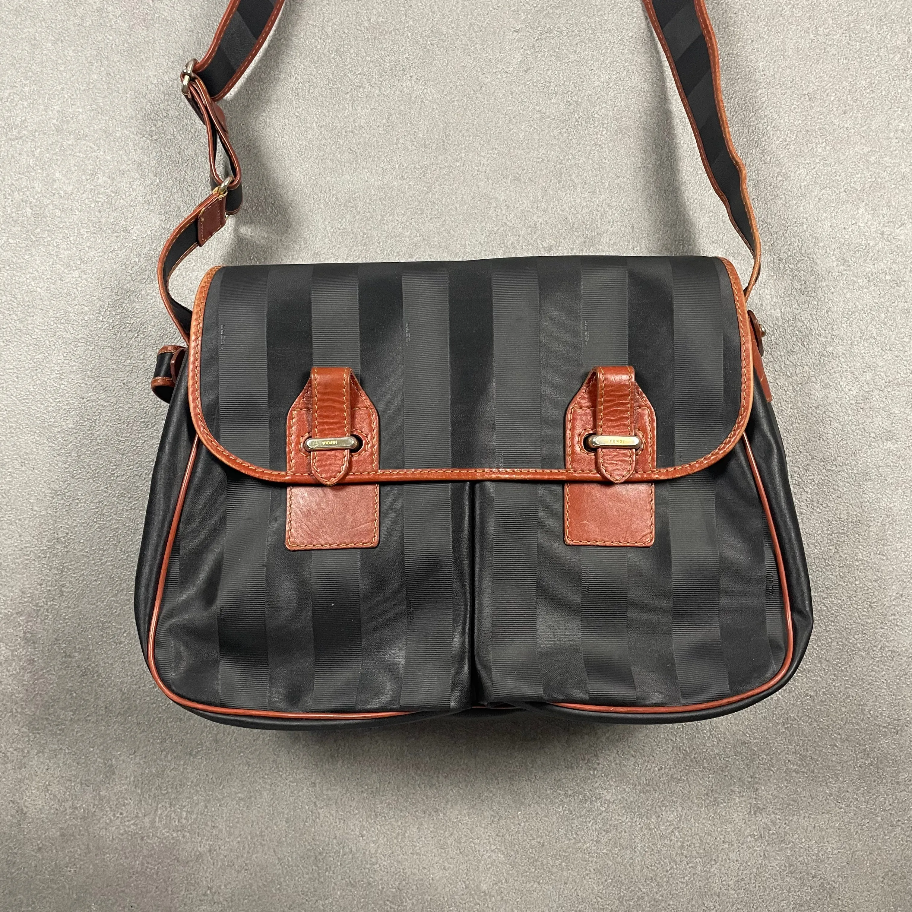 Fendi Messenger / Uni Bag