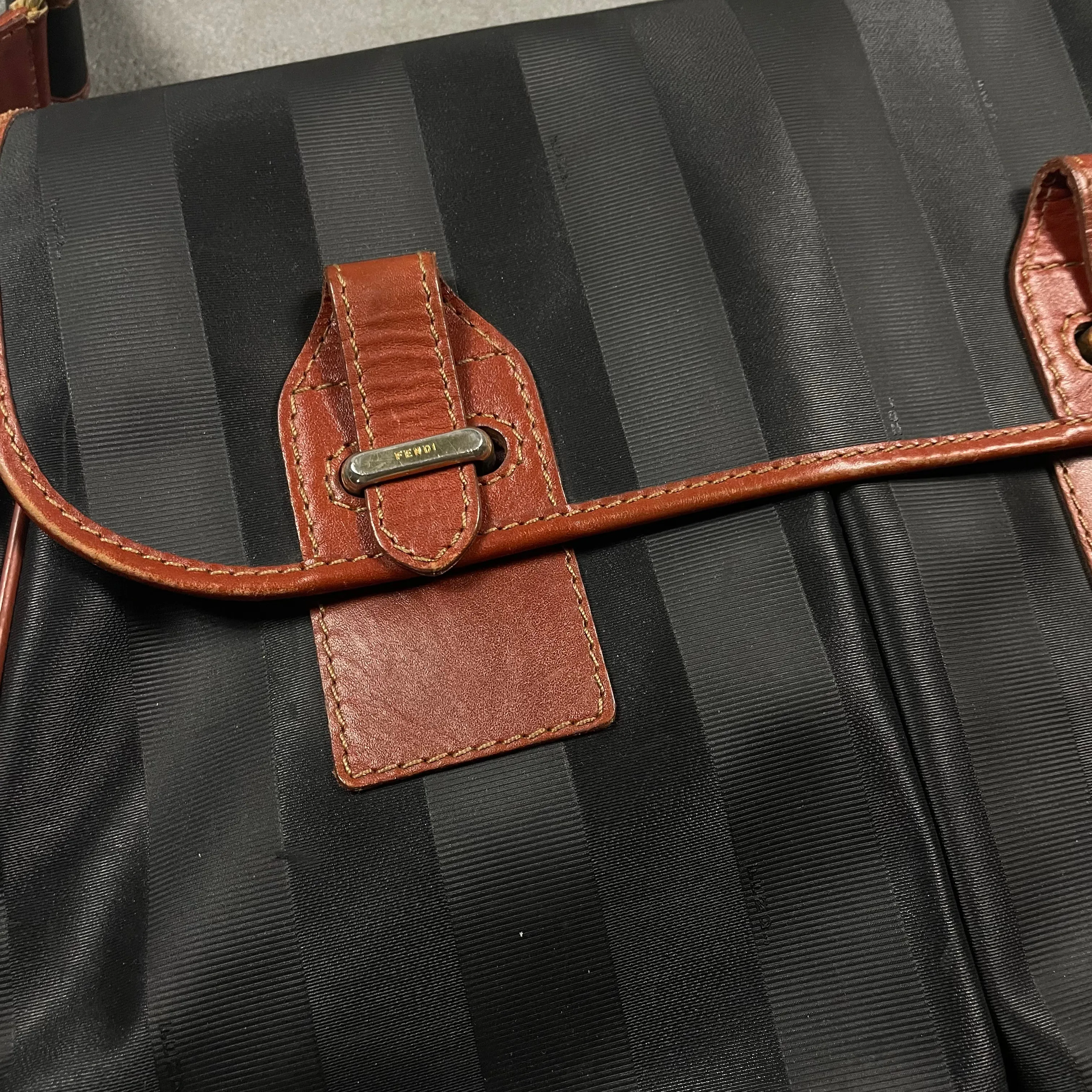 Fendi Messenger / Uni Bag