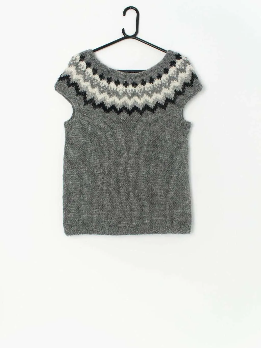 Vintage handknitted grey Icelandic wool vest – Small