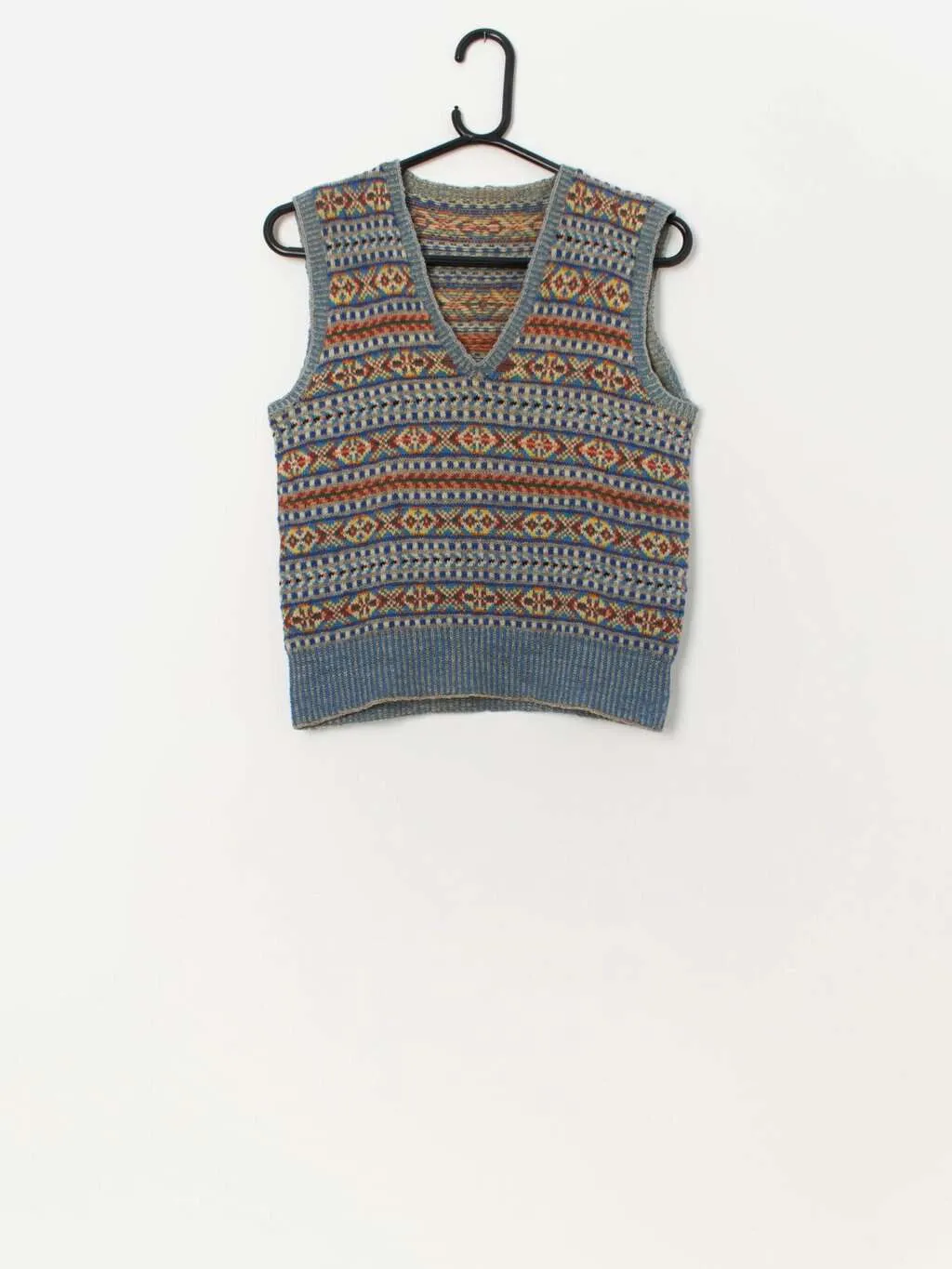 Vintage handknitted wool vest with abstract pattern – Small / Medium