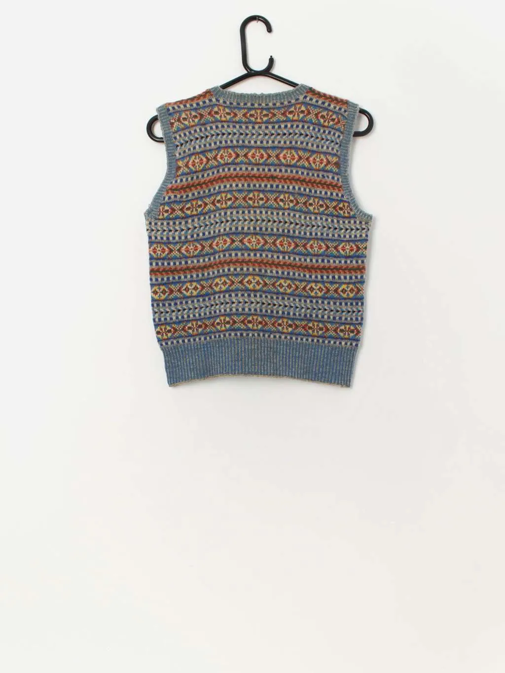 Vintage handknitted wool vest with abstract pattern – Small / Medium